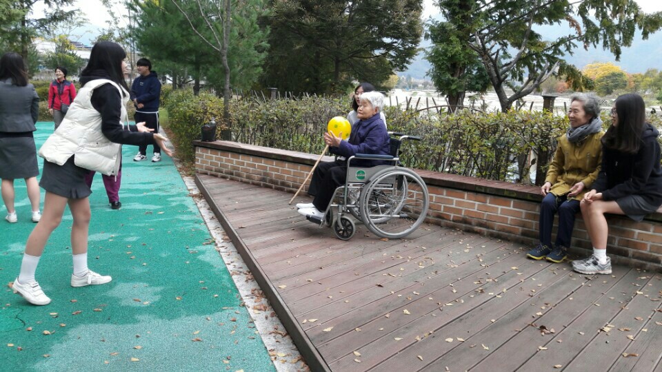 가평고 창체동아리 신문고, 치매노인센터 방문